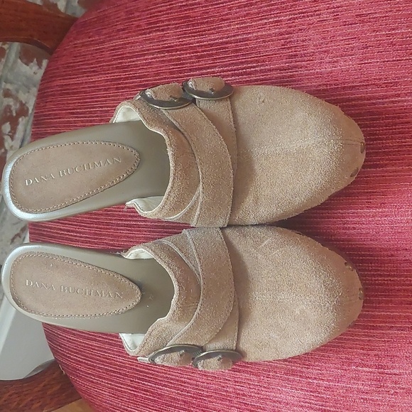 Dana Buchman Suede Clogs Size 6 - Picture 1 of 10